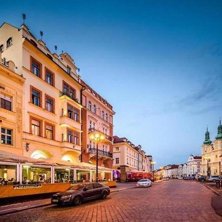 Unique Central Square Business Apt. Hradec Kralove Exterior photo